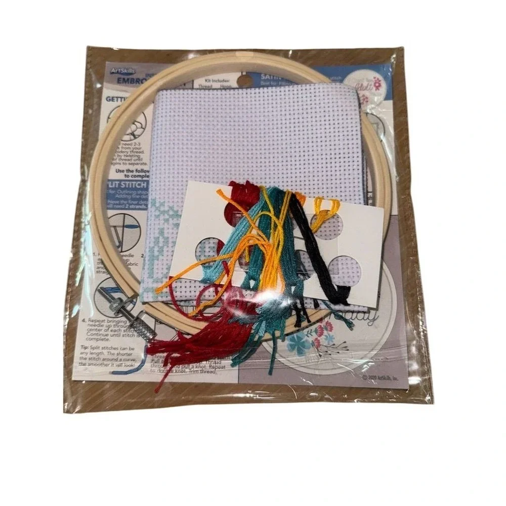 Crafts Closet Floral Embroidery Kit 